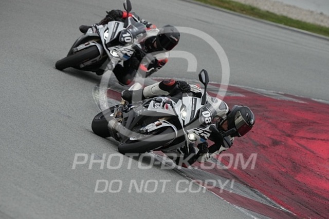 2024_10_25_PBK_34217 | Sportfotografie; SlowMotion; Video; Rennstrecke; Hafeneger; Speer; Racing; RSE; BMW; CBO; Trackday; Motorsportarena; Hockenheimring; Brno; Most; Barcelona; Valencia