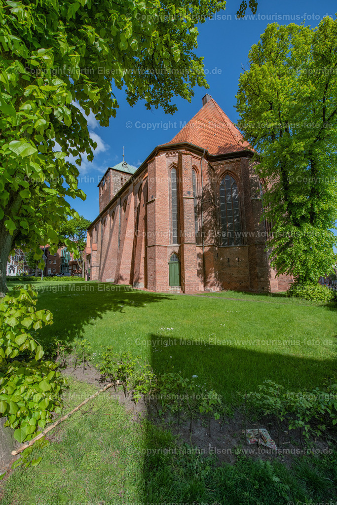 Stade Wilhadi Kirche_ELS_7204120519 | Stade Tourismus Foto - Realisiert mit Pictrs.com