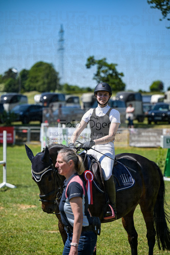 Reitturnier Voxtrup | Entdecke hochwertige Reitturnierfotos von Foto Oger. Professionell, emotional und authentisch – jetzt Lieblingsmomente im Shop bestellen.Deutschlandweite Turnierfotografie. - Realisiert mit Pictrs.com