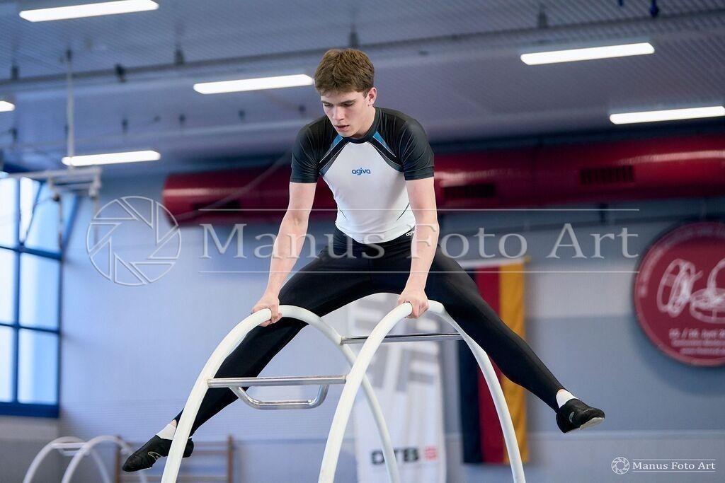 2024-06-20-2-B-DSC-00071 | Professionelle Sportfotografie in Hamburg, Schleswig-Holstein und Niedersachsen – spezialisiert auf Rhönrad, Geräteturnen, Leistungsturnen und rhythmische Sportgymnastik. Bundesweite Begleitung von Rhönrad-Events. Jetzt Sport-Fotos - Realisiert mit Pictrs.com