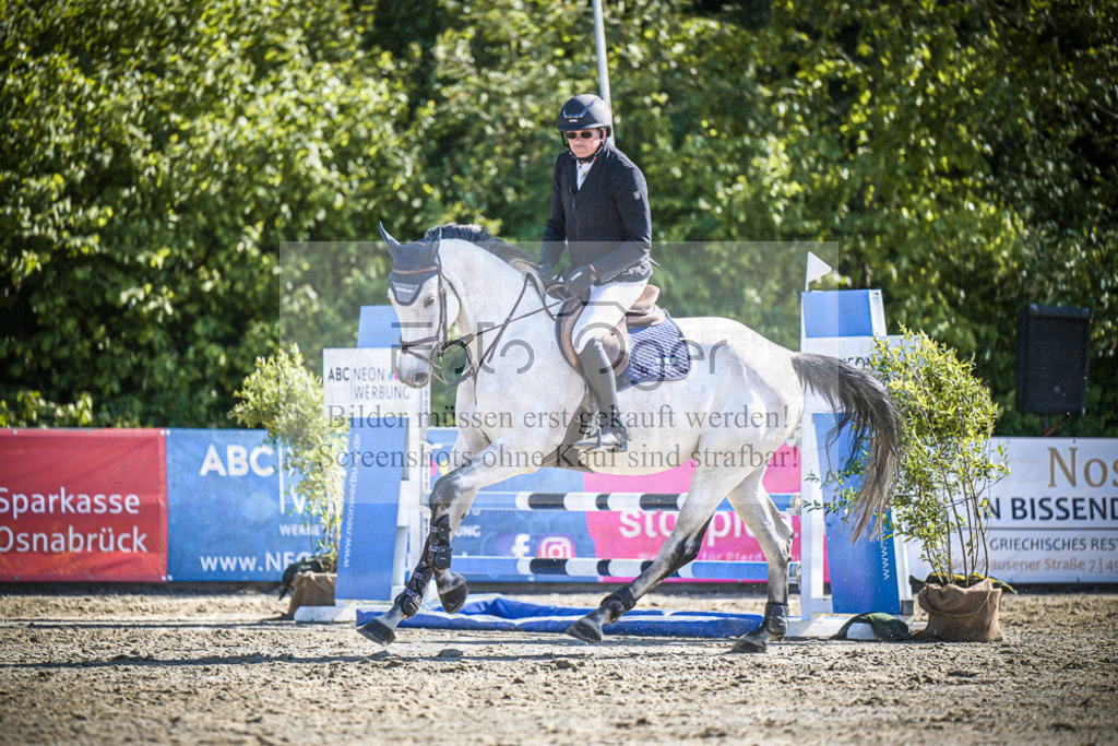 DOS_9327 | Entdecke hochwertige Reitturnierfotos von Foto Oger. Professionell, emotional und authentisch – jetzt Lieblingsmomente im Shop bestellen.Deutschlandweite Turnierfotografie. - Realisiert mit Pictrs.com