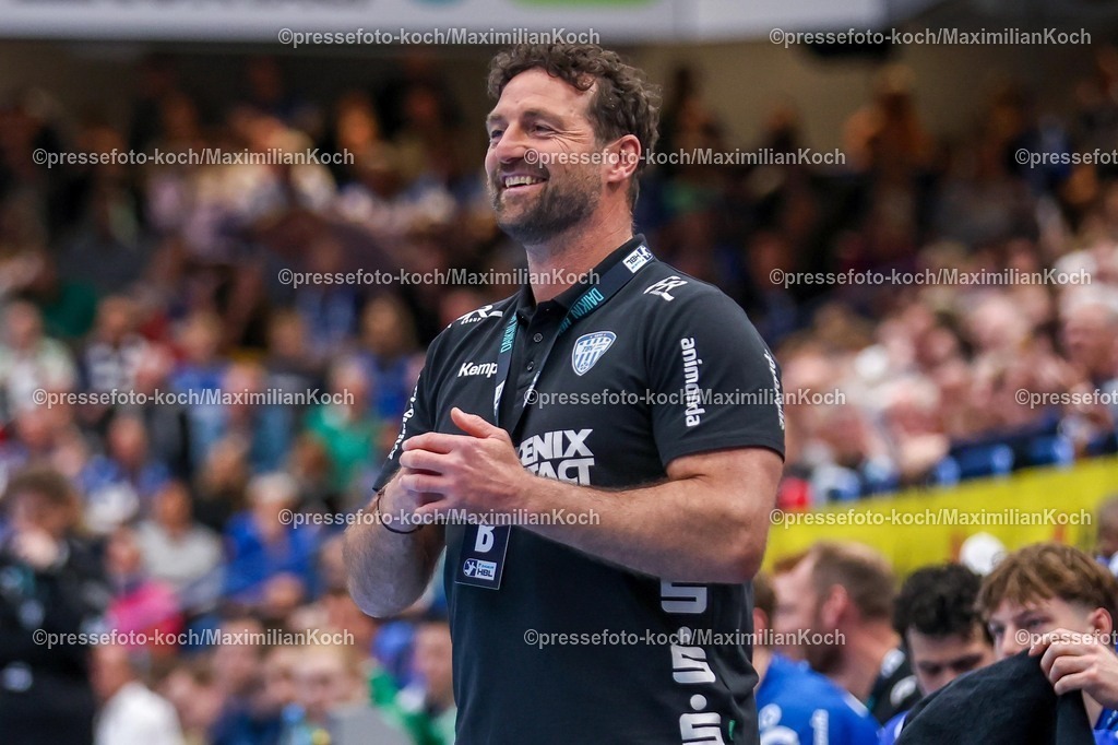 xkwix12042602044 | 2026.04.12, xkwix, Handball, HBL, TBV Lemgo Lippe -  Füchse Berlin, PHOENIX CONTACT arena, 28.Spieltag, Saison 2025 / 2026: Florian Kehrmann (TBV Lemgo Lippe Cheftrainer) lacht und ist froh DFB regulations prohibit any use of photographs as image sequences and or quasi-video. Photo: xKamilxWilkowskixPressefotoKochx