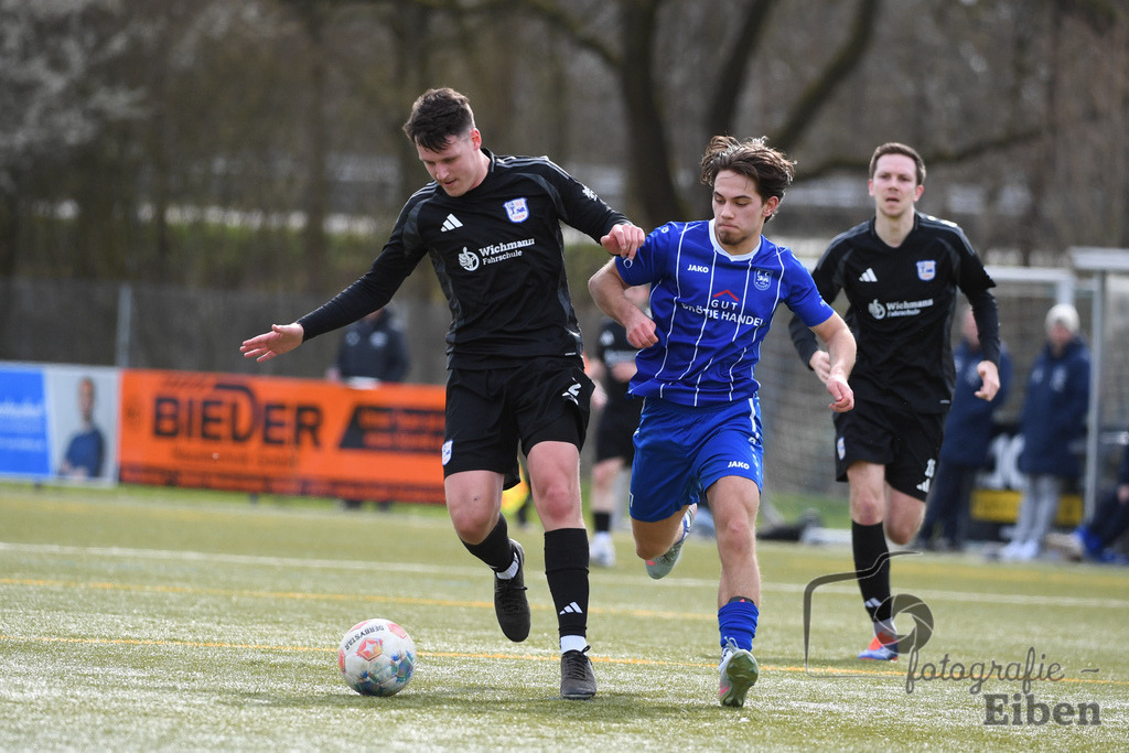 FC Rastede-VFl Stenum | Herren Bezirksliga 2; FC Rastede (blau)-VFL Stenum (schwarz) am 29.03.2026 in Rastede (Sportanlage Köttersweg), Photo: Philip Eiben 2026 - Realisiert mit Pictrs.com