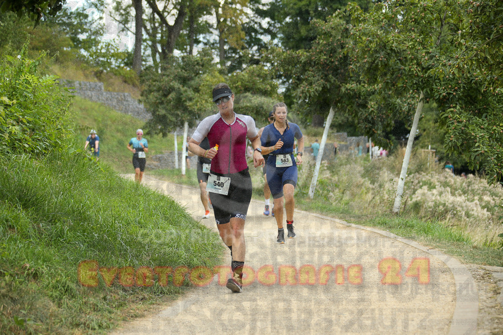 250824_1420_EX1_5865 | Sportfotografie im Rhein-Sieg Kreis, Köln, Bonn, NRW, Rheinland Pfalz, Hessen, etc. Unser Tätigkeitsfeld umfasst den Laufsport vom Volkslauf über den Marathon, Duathlon, Triathon bis zum Ultralauf wie Kölnpfad Ultra oder Schindertrail.