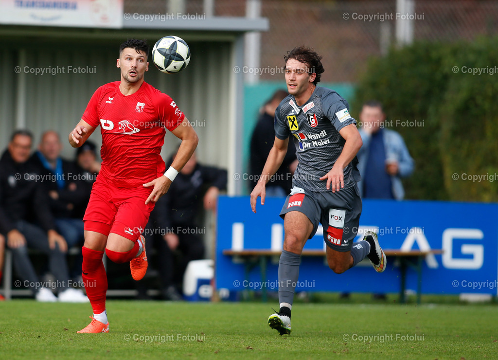 A_LUI_181025_10 | SPORT,FUSSBALL,REGIONALLIGA MITTE ASKOE OEDT-UNION GURTEN 18.10.2025 IM BILD: TONI BARISIC (OEDT) UND NIKLAS SICKINGER (GURTEN)FOTO:FOTOLUI