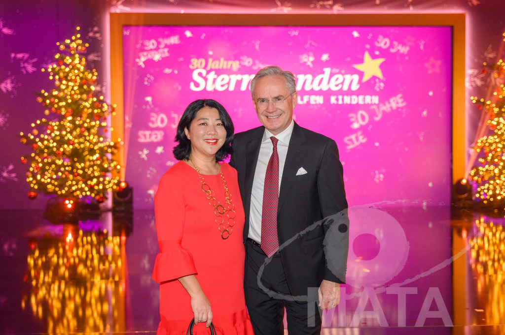_DWA1326 |  Yoko Higuchi-Zitzmann und Matthias Zitzmann  bei '30 Jahre Sternstunden-Gala 2023' in der Frankenhalle. Nürnberg, 15.12.2023 - Realisiert mit Pictrs.com