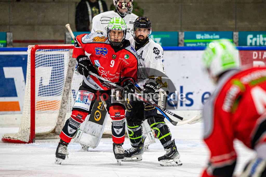 TSV Peißenberg Miners vs EHC Königsbrunn | Eishockey Bayernliga Vorbereitung 2024/2025, TSV Peißenberg Miners vs EHC Königsbrunn, 20240928,Anton Engel (Miners 9) vor dem Tor,2024-09-28 in Peißenberg (Eisstadion)Anton Engel (Miners 9)Copyright: WolfgangxLindner
