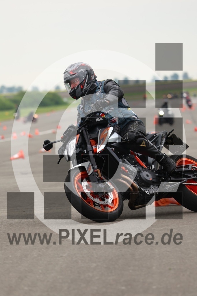 0075-20260509_00110 | Schöne Erinnerungen an spannende Momente - das festzuhalten ist unser Job. PIXELrace.de ist seit 2003 auf den Rennstrecken Europas unterwegs um die Action draußen beim Fahren und die wunderbare Stimmung imm Fahrerlager für euch einzufangen.