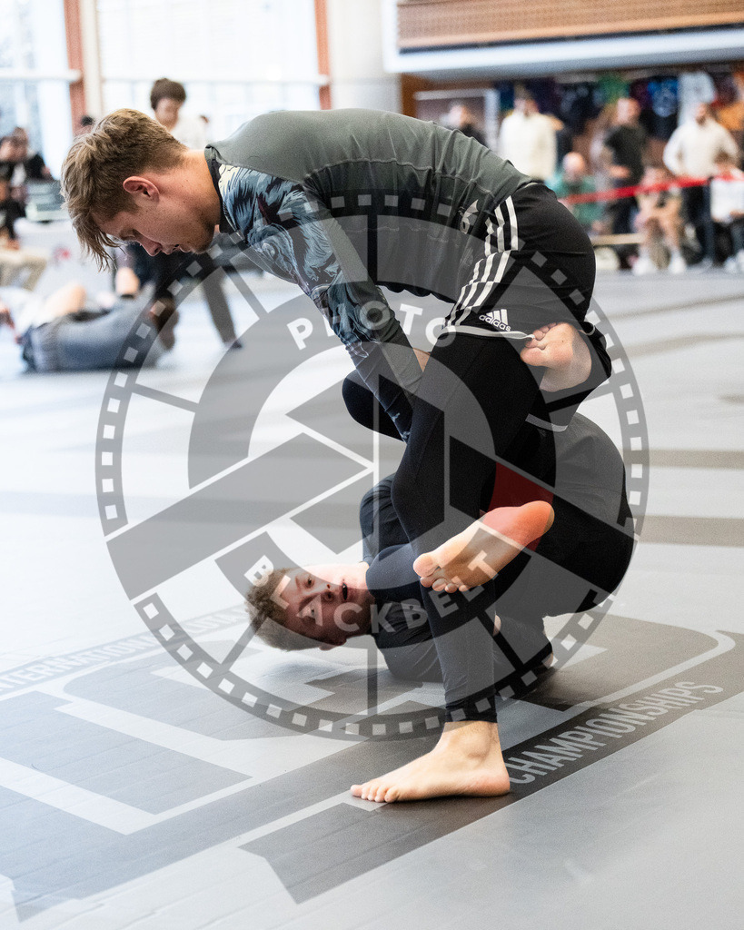 20251129PBB8286 | Fighters compete during the luta livre competition ILLCS XI winter edition on November 29, 2025 in Hannover, Germany.