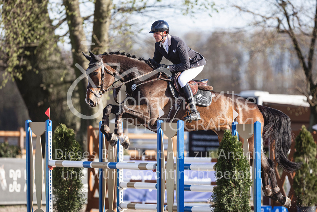 250408_Mühlen_SprPf-M-524 | Deine schönsten Turniermomente als professionelle Fotos! Entdecke hochwertige Pferdesport-Fotografie im Online-Shop. Jetzt Fotos finden & bestellen!