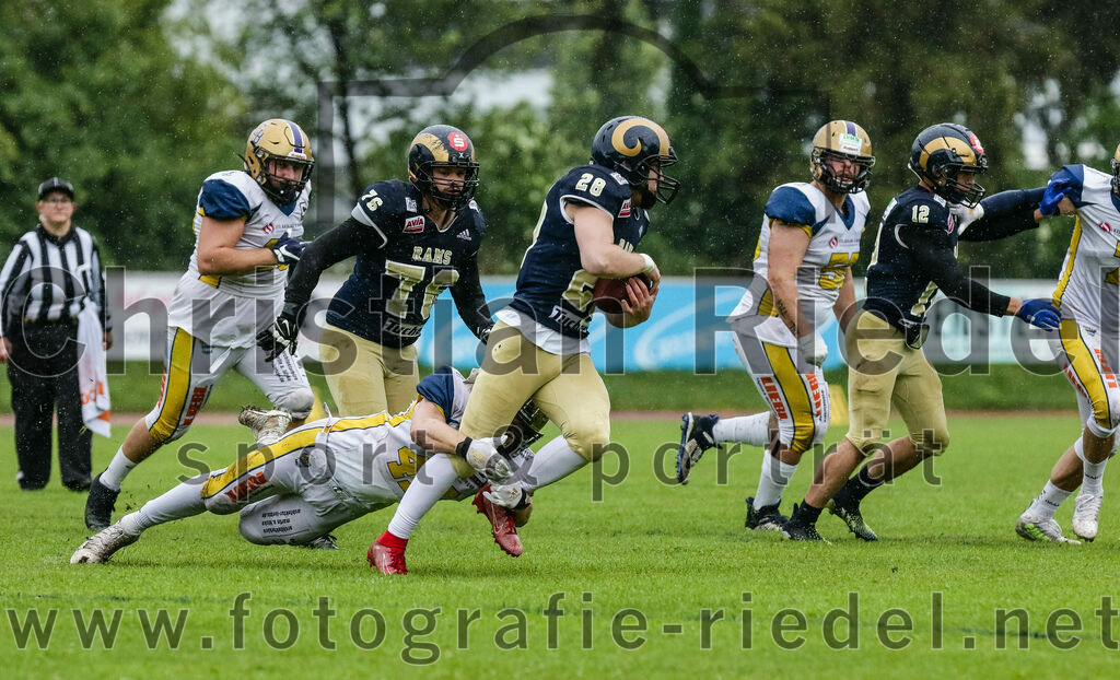 2022-05-29_005_Erding_Bulls_gegen_Nuernberg_Rams | Erding, Deutschland, 29.05.2022:
Fußball, Regionalliga 2022, 5. Spieltag, Erding Bulls gegen Nürnberg Rams, Endergebnis: 10:16

Foto: Christian Riedel / fotografie-riedel.net