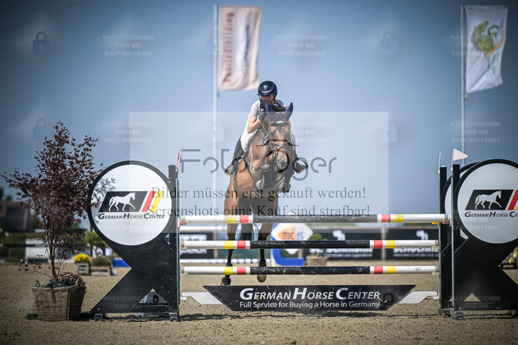 DOS_3817 | Entdecke hochwertige Reitturnierfotos von Foto Oger. Professionell, emotional und authentisch – jetzt Lieblingsmomente im Shop bestellen. - Realisiert mit Pictrs.com