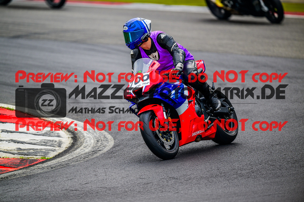 MaZZes_FotoMatrix_240717_6007705_2115 | INST