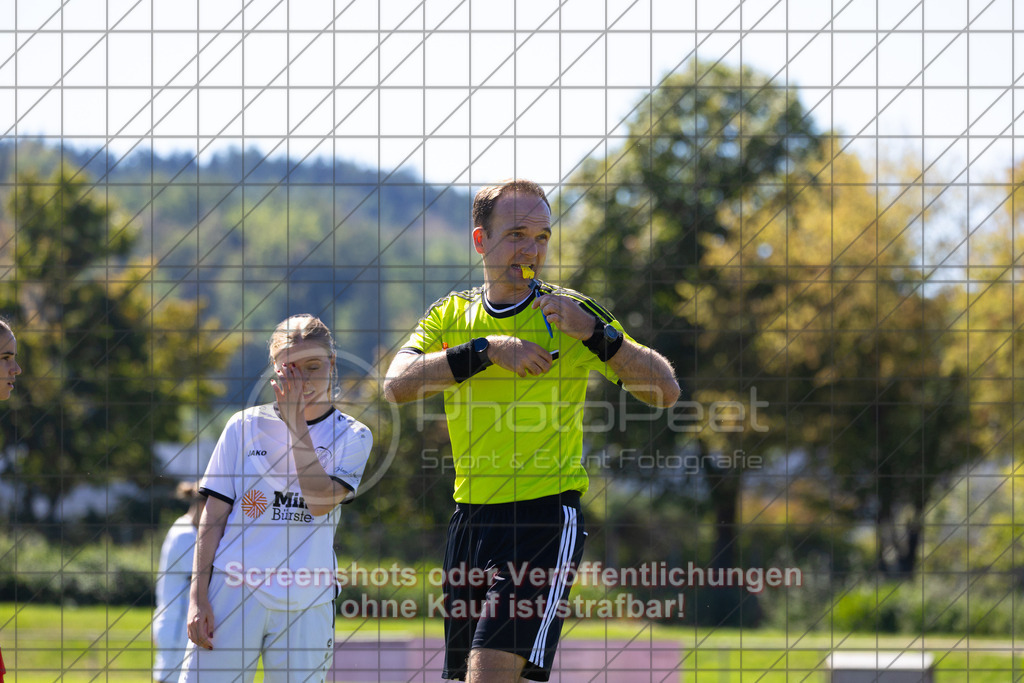 20260906_122452_0253_(c)_by_PhotoPeet | #,1.FC Donzdorf (weiß) vs. 1.FC Heidenheim 1846 (rot), Fußball, Frauen-Verbandspokal Gruppe 2, 2. Runde, Saison 2026/2027, Rasenplatz Lautertal Stadion, Süßener Straße 16, 73072 Donzdorf, 06.09.2026 - 11:00 Uhr,Foto: PhotoPeet / Sport- &amp; Eventfotografie / Peter Harich