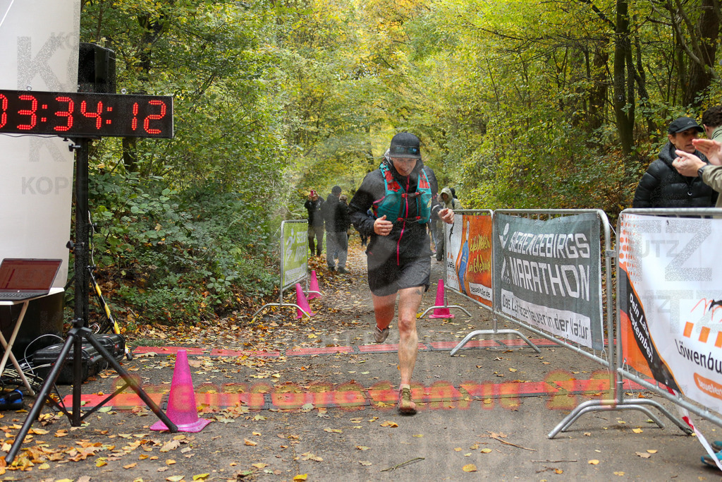 251026_1335_EX1_3716 | Sportfotografie im Rhein-Sieg Kreis, Köln, Bonn, NRW, Rheinland Pfalz, Hessen, etc. Unser Tätigkeitsfeld umfasst den Laufsport vom Volkslauf über den Marathon, Duathlon, Triathon bis zum Ultralauf wie Kölnpfad Ultra oder Schindertrail.