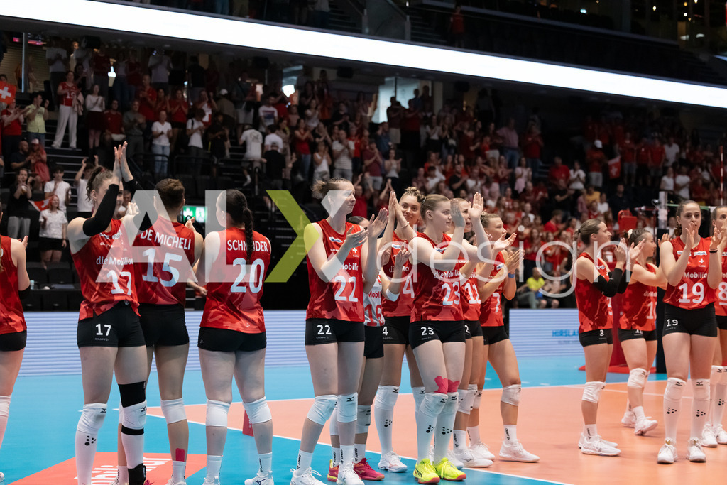 Austria v Switzerland - CEV European League Women | KRIENS, SWITZERLAND - JUNE 14: Team of Switzerland during the CEV European League match between Austria and Switzerland at Pilatus Arena on June 14, 2026 in Kriens, Switzerland. - Realisiert mit Pictrs.com