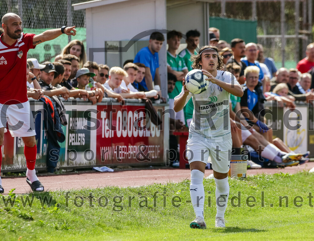 2023-07-30_123_FC_Lengdorf_gegen_SpVgg_Altenerding | Lengdorf, Deutschland, 30.07.2023:
Fußball, Kreisliga 2023 / 2024, 1. Spieltag, FC Lengdorf gegen SpVgg Altenerding, Endergebnis: 1:1

Lukas Bachmair (SpVgg Altenerding, #3)

Foto: Christian Riedel / fotografie-riedel.net