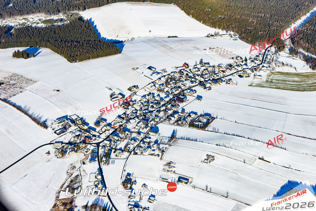 Das Luftbild der Stadt Steinbach am Wald wurde 2019 vom Flugzeug heraus erstellt (keine Drohne) Aufnahmehöhe ca.400 Meter- hohe Auflösung- beste Druck-Qualität garantiert!