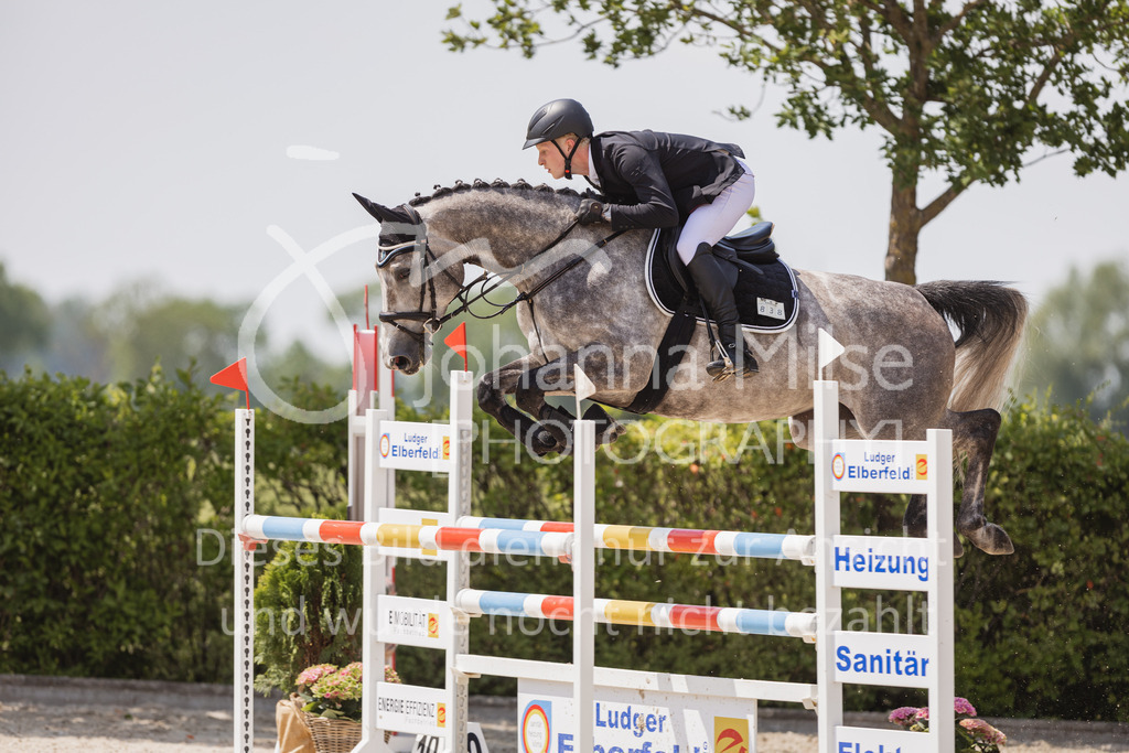 230616_Lemwerder_Springpf-L2-650 | Deine schönsten Turniermomente als professionelle Fotos! Entdecke hochwertige Pferdesport-Fotografie im Online-Shop. Jetzt Fotos finden & bestellen!