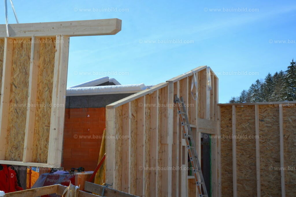 bib-lg09-holzbau-0049 | Nach LV-Leistungsgruppen sortierte Detailfotos über den Bau eines Hauses. Alle Hausbau-Bilder direkt vom Urheber und Autor der Website Haus-Selber-Bauen.com