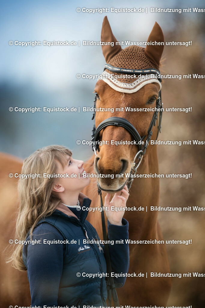 20160311_Frau_mit_Fuchs_0001 | equistock