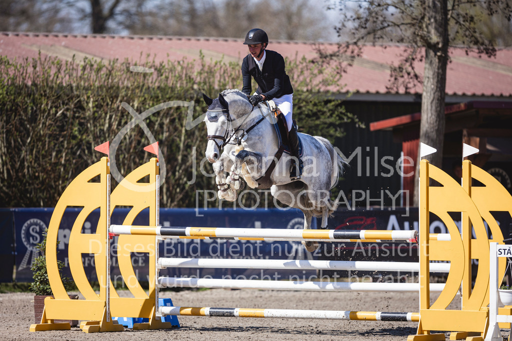 250408_Mühlen_SprPf-L-314 | Deine schönsten Turniermomente als professionelle Fotos! Entdecke hochwertige Pferdesport-Fotografie im Online-Shop. Jetzt Fotos finden & bestellen!