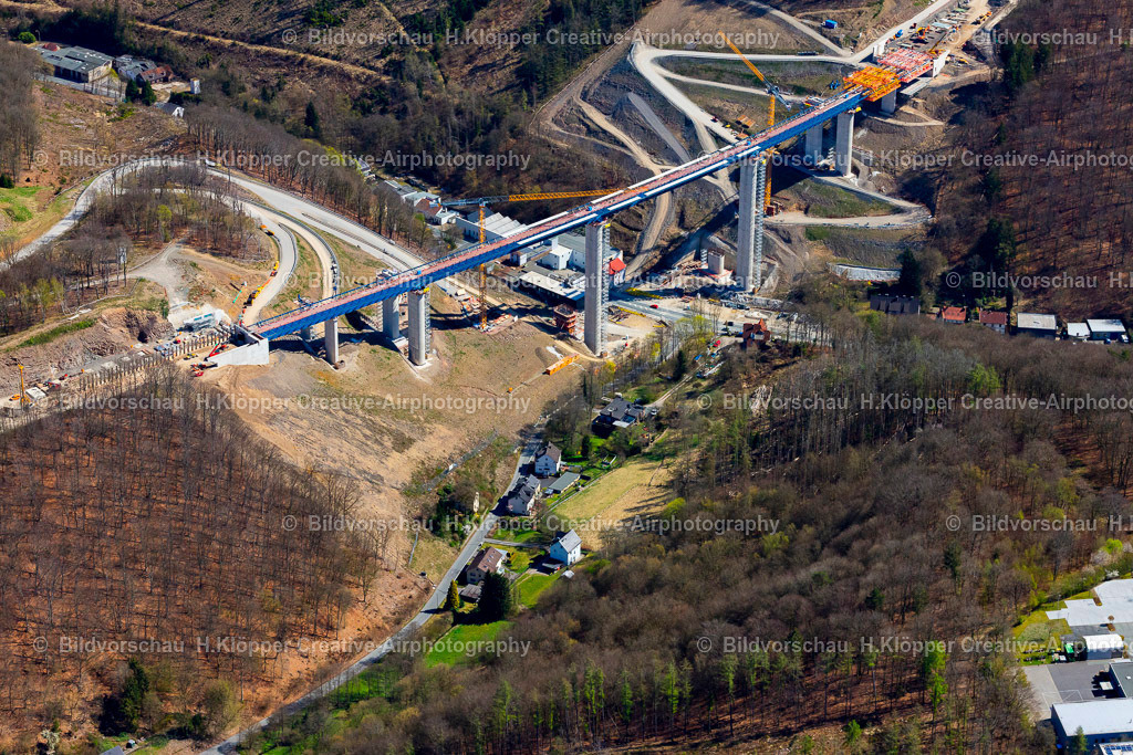 Luftbilder Lüdenscheid-0314 | Luftaufnahme Baustelle zum Sanierung und Instandsetzung des Autobahn- Brückenbauwerk " Talbrücke Rahmede " in Oberrahmede - Realisiert mit Pictrs.com
