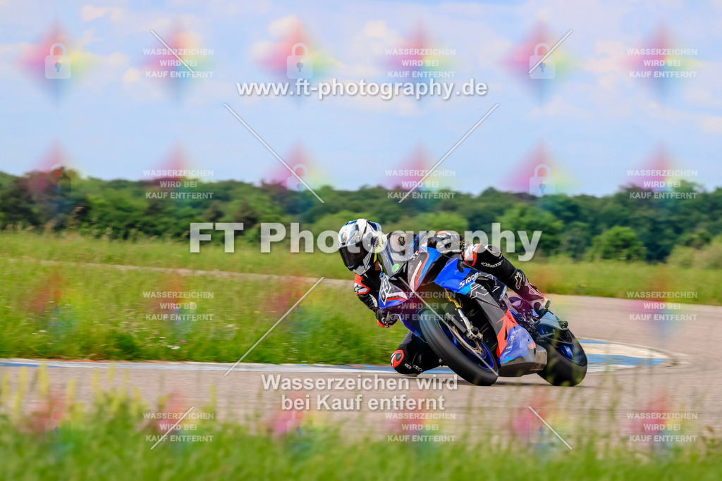 MotoTeam-1221 | Hier findet Ihr Bilder von Touristenfahrten auf der Nürburgring Nordschleife oder von anderen Veranstaltungen die ich besucht habe. Viel Spass beim Durch Schauen 