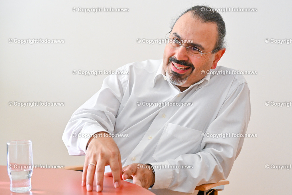 Kurosch Yazdi (Primar)_ 06.02.2024-13 | 06.02.2024, Linz, Kepler Universitaetsklinikum, AUT, Neuromed Campus, im Bild Kurosch Yazdi (Primar, Leitung Klinikzentrum Psychiatrie, Vorstand der Klinik fuer Psychiatrie mit Schwerpunkt Suchtmedizin Kepler Universitaetsklinikum) 