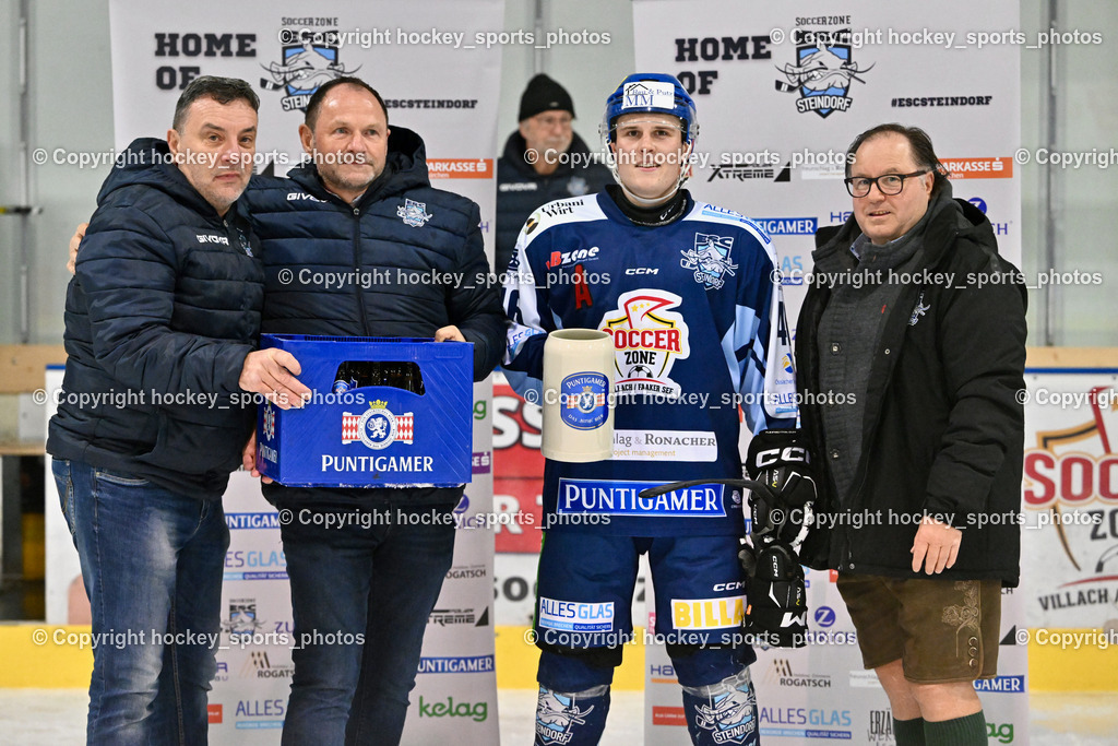 ESC Steindorf vs. MET PHOTOVOLTAIK HORNETS SPITTAL | Spieler des Abends, Sektionsleiter ESC Steindorf Hans Tschernutter, Gebietsleiter Puntigamer Bier, #46 Maurer Julian ESC Steindorf, Sportlicher Leiter ESC Steindorf Armin Rac, ESC Steindorf vs. MET PHOTOVOLTAIK HORNETS SPITTAL, ESC Steindorf vs. MET PHOTOVOLTAIK HORNETS SPITTAL am 26.10.2024 in Steindorf (Ossiachersee Halle), Austria, (Photo by Bernd Stefan)