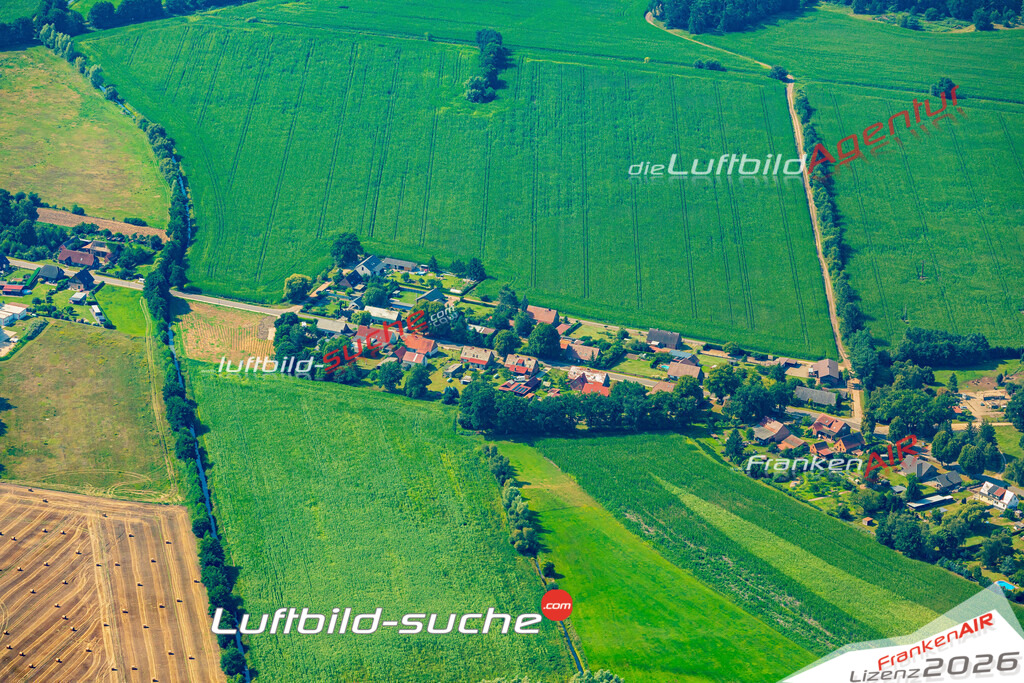 Neu Lüblow Lüblow Bild- Das Luftbild wurde 2025 vom UL-Flugzeug heraus erstellt ( keine Drohne bzw. Drohnenaufnahme ) - Hochauflösende Luftaufnahme -Nicht vergleichbar mit Google Maps oder Satelittenbilder- Die Geschenkidee !Mit Lizenz und Bildrechte bestellbar - CC