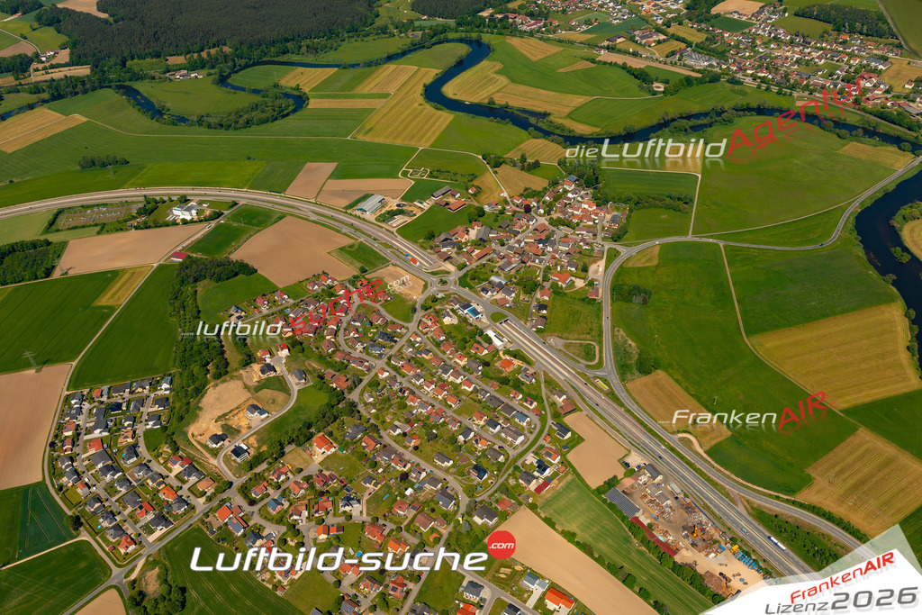 Das Luftbild zeigt : Wetterfeld Roding - Die Luftaufnahme wurde 2024 vom UL-Flugzeug aus erstellt ( keine Drohne ) - Hochauflösende Luftaufnahme - Für grossformatige Ausdrucke geeignet. Die Geschenkidee !Mit Lizenz und Bildrechte bestellbar