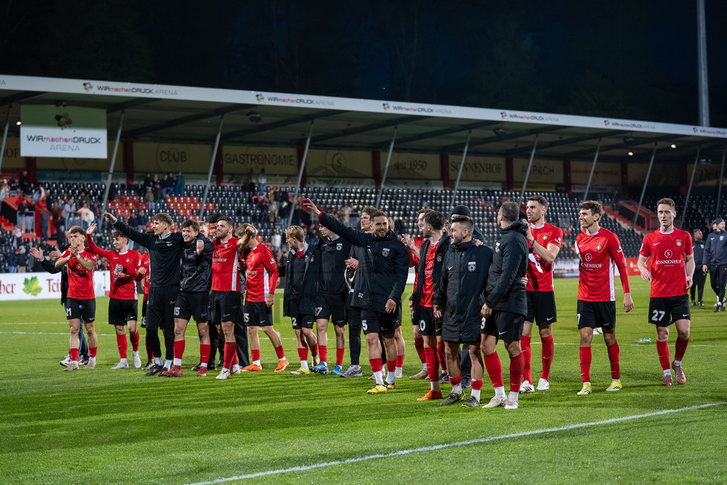 SG Sonnenhof Großaspach vs. SGV Freiberg, Fussball, Regionalliga Suedwest, 30. Spieltag, 22.04.2026 | SG Sonnenhof bedankt sich bei den Fans,SG Sonnenhof Großaspach vs. SGV Freiberg, Fussball, Regionalliga Suedwest, 30. Spieltag, 22.04.2026