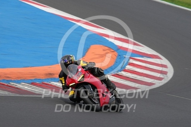 2024_05_26_PBK_33283 | Sportfotografie; SlowMotion; Video; Rennstrecke; Hafeneger; Speer; Racing; RSE; BMW; CBO; Trackday; Motorsportarena; Hockenheimring; Brno; Most; Barcelona; Valencia