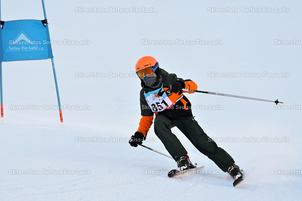 SRF_25.12.2025_0167 | Skirennfotos,Serfaus,Fiss,Ladis,Kinderskirennen,Winter,Tirol,Oberland,skirace,SFL,feelfree,weil wir's genießen,ski,Ski,skifahren,Sonnenplateau, - Realisiert mit Pictrs.com