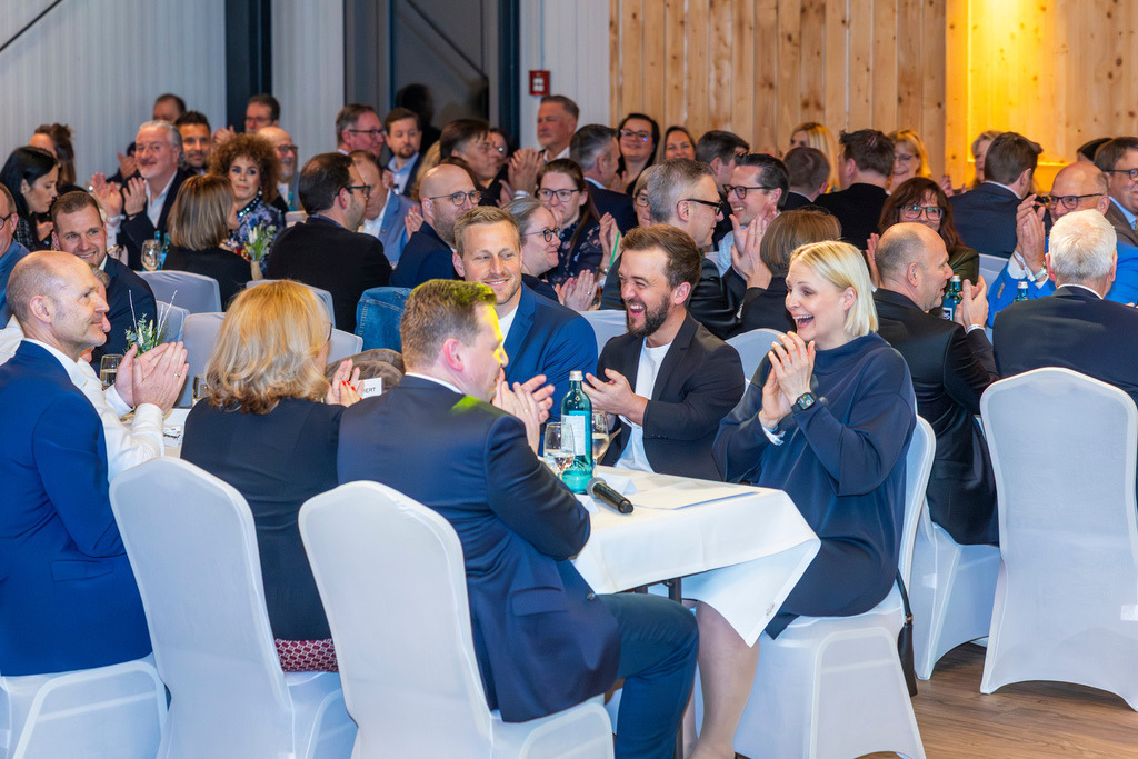 top-top.de 260306-022 | Foto, Video, Fotografie, Videografie, Fotobox, DJ, Discjockey, Musik, Musikbox, Veranstaltung, Photobooth, Amazon, Ebay, Buchtipp, Bestseller, Autor, Verlag, Buch, Wesel, Hamminkeln, NRW, Dinslaken, Rees, Drohne, Hochzeit, Party, Fotobox, Wesel, Fotograf