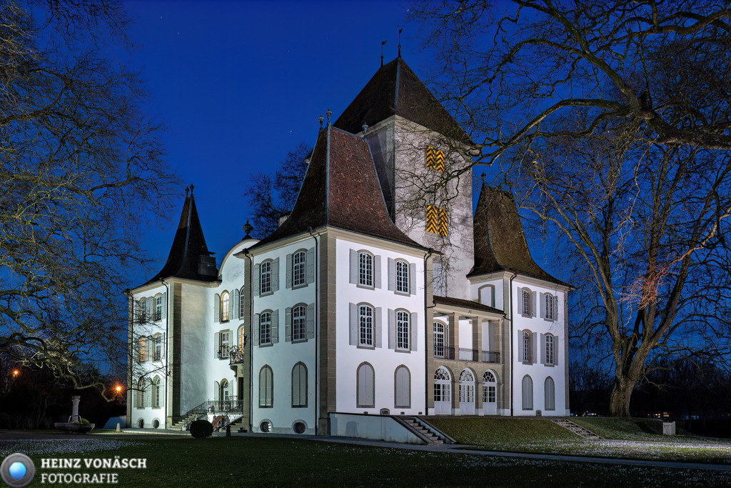 Alte_Architektur_0001 | Alle Bilder von Heinz Vonäsch Fotografie können alle zu günstigen Preisen gekauft werden! Download der Bilder, Ausdrucke, Postkarten, Tassen T-Shirts, Kalender, Alu- Dibond usw. - Realisiert mit Pictrs.com