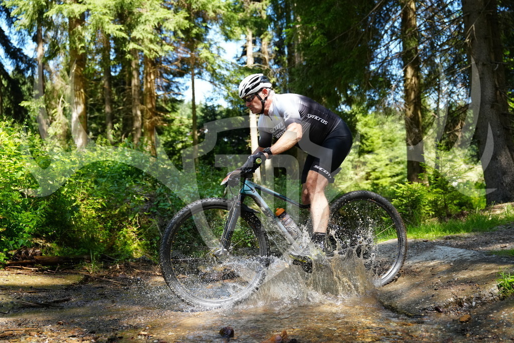 FC101831 | Fotogalerie der Treibjagd im Dunkelwald - Dein MTB Etappenrennen im Erzgebirge - Realisiert mit Pictrs.com
