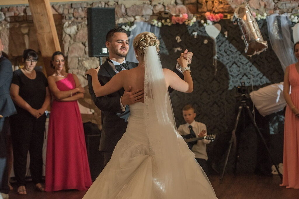 Hochzeit_Location_180 | Mein Name ist Arkadius. Ich fotografiere Ihre Hochzeit in Frankfurt und im Umkreis von 200 km. Als Fotograf bin ich noch bekannt im Bereich Business- und Modefotografie.