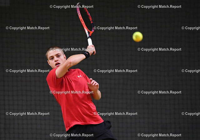 ulm | Tennis Hallen  Staffelliga 2018/2019  17.11.2018Herren Adrian Kolb (Muehlheim / Renfrizhausen) FOTO: ULMER PressebildagenturxxNOxMODELxRELEASExx
