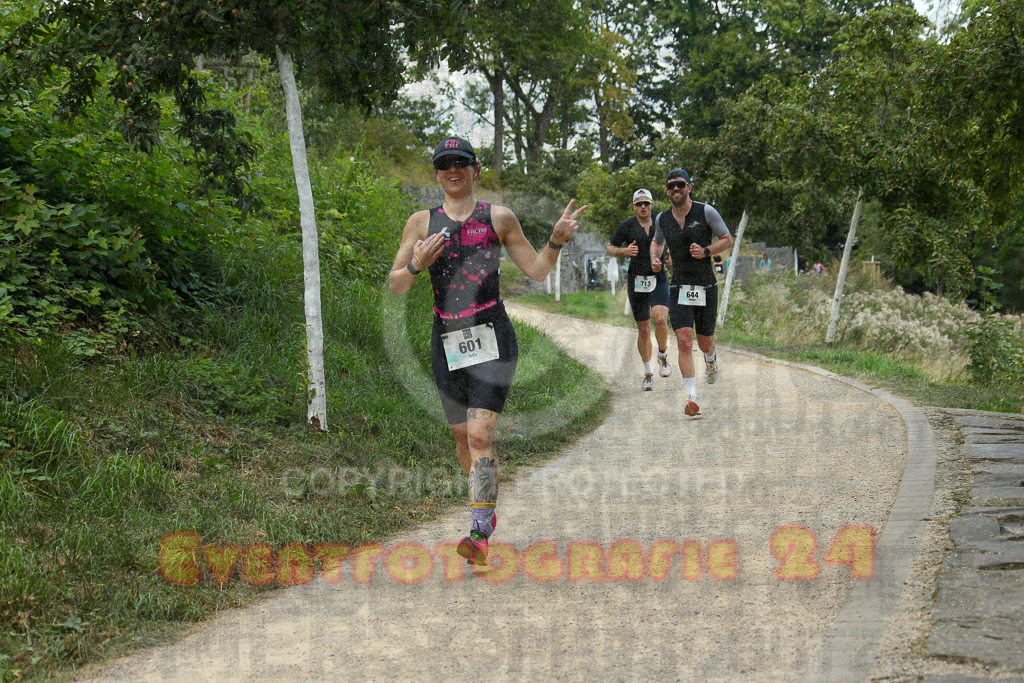 250824_1429_EX1_6393 | Sportfotografie im Rhein-Sieg Kreis, Köln, Bonn, NRW, Rheinland Pfalz, Hessen, etc. Unser Tätigkeitsfeld umfasst den Laufsport vom Volkslauf über den Marathon, Duathlon, Triathon bis zum Ultralauf wie Kölnpfad Ultra oder Schindertrail.
