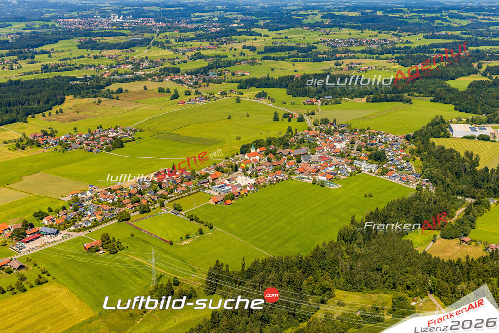 Luftaufnahme von  Opfenbach - Die Luftaufnahme wurde 2025 vom UL-Flugzeug heraus erstellt ( keine Drohne ) - Hochauflösende Luftaufnahme - für professionelle Ausdrucke geeignet. Die Geschenkidee !Mit Lizenz und Bildrechte bestellbar