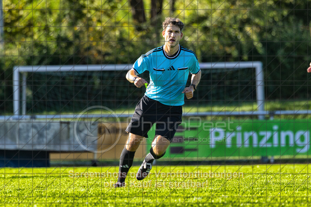 20261010_161417_0284-Bearbeitet_(c)_by_PhotoPeet | #,1.FC Eislingen (weiß) vs. TSV Bernhausen (lila), Fussball, Landesliga 2 - wfv, 11. Spieltag, Saison 2026/2027, Rasenplatz, Eichbachstation, Haldenstraße, 73054 Eislingen, 10.10.2026 - 15:30 Uhr,Foto: PhotoPeet / Sport- &amp; Eventfotografie / Peter Harich