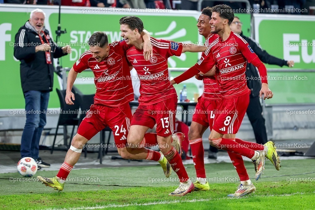 F9527022601101 | 27.02.2026, Fußball, Fortuna Düsseldorf - VfL Bochum, 2. Fußball Bundesliga, Merkur Spiel-Arena, Saison 2025 2026: Torjubel nach dem Tor zum 2:0 durch Torschütze Florent Muslija&nbsp;(Fortuna Düsseldorf #24)  zusammen mit Cedric Itten&nbsp;(Fortuna Düsseldorf #13) Anouar El Azzouzi&nbsp;(Fortuna Düsseldorf #08) Klaus Sima Suso&nbsp;(Fortuna Düsseldorf #46)   DFB regulations prohibit any use of photographs as image sequences and or quasi-video.