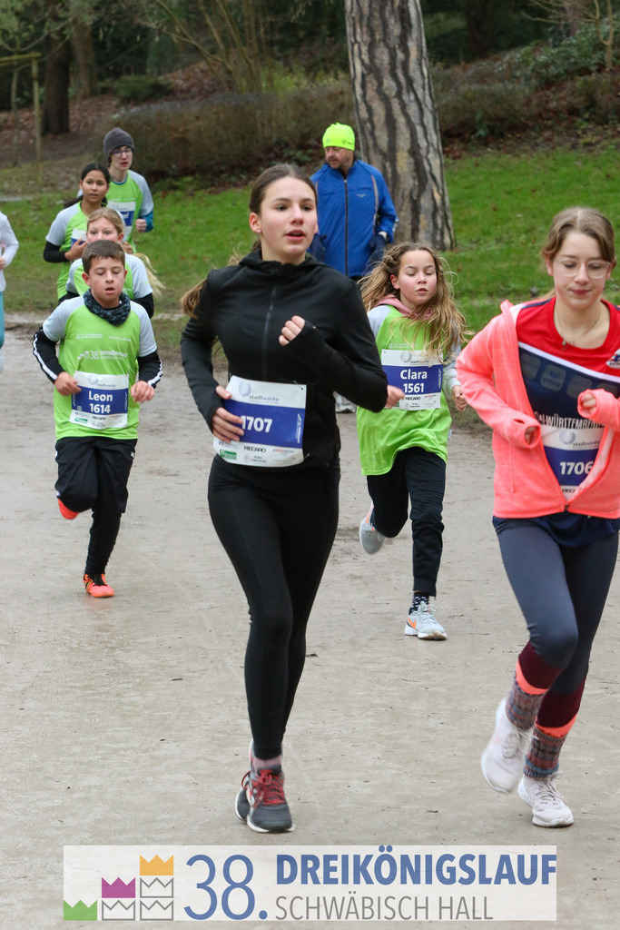 1700m Stadtwerke Jugendlauf | 3 Koenigslauf 2024 1700m Stadtwerke Jugendlauf - Realisiert mit Pictrs.com