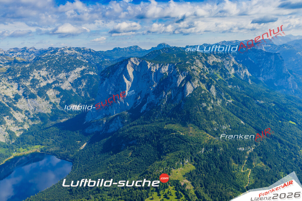 Luftaufnahme von Altaussee Vs Google Maps- Die Luftaufnahme wurde 2025 vom UL-Flugzeug heraus erstellt ( keine Drohne ) - Hochauflösende Luftaufnahme - für professionelle Ausdrucke geeignet. Die Geschenkidee !Mit Lizenz und Bildrechte bestellbar