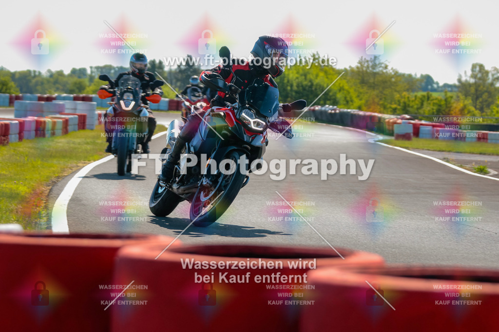 Moto-TeamOBK-21250 | Hier findet Ihr Bilder von Touristenfahrten auf der Nürburgring Nordschleife oder von anderen Veranstaltungen die ich besucht habe. Viel Spass beim Durch Schauen 