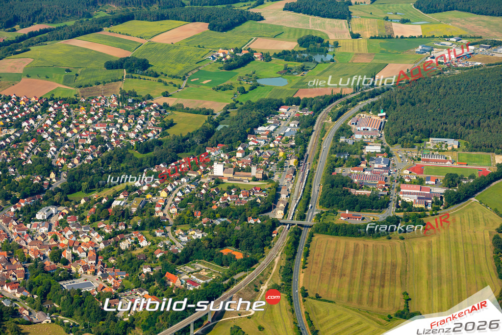 Das Luftbild zeigt :  Emskirchen - Die Luftaufnahme wurde 2024 vom UL-Flugzeug aus erstellt ( keine Drohne ) - Hochauflösende Luftaufnahme - Für grossformatige Ausdrucke geeignet. Die Geschenkidee !Mit Lizenz und Bildrechte bestellbar