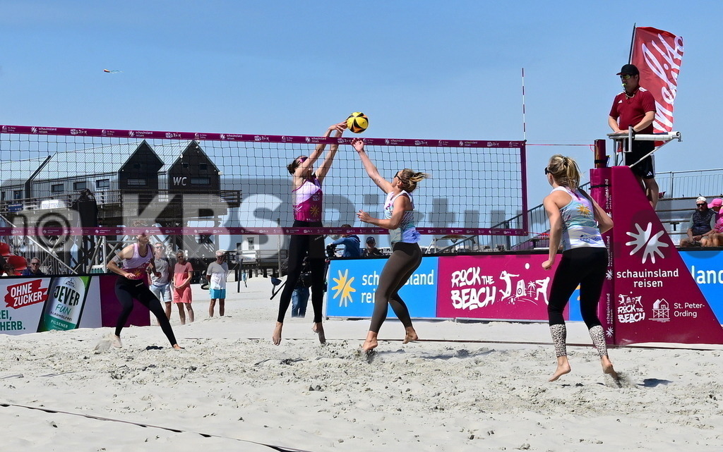 KBS Picture_Rock-The-Beach_Beachvollyball_010 | v.l. Aulenbrock Christine (VfL Osnabrueck) , Kotzan Lisa-Sophie (SVE Cottbus) und Lengerhuis Kristina (1.Beachclub Kiel) , Hansen Jule (Kieler TV) ,Rock the Beach - die Nationale Beach-Vollyball Serie mit Festival-Charakter auf der Sandbank Strand in Ording vom 04.07. - 06.07.2025 , Qualifikation zur Deutschen Meisterschaft , - Realisiert mit Pictrs.com