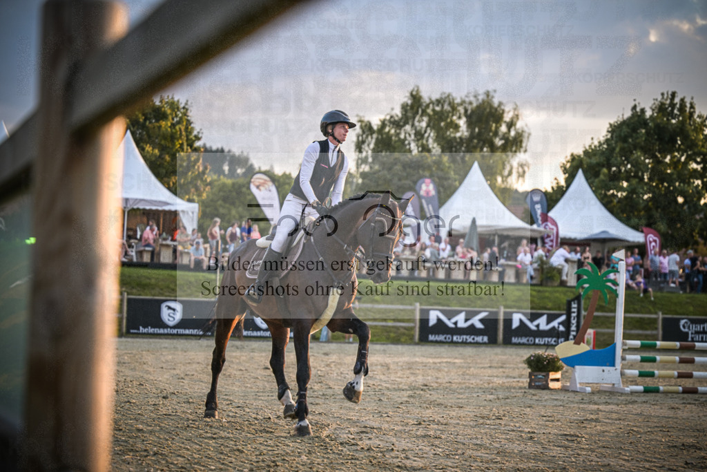 DOS_1696 | Entdecke hochwertige Reitturnierfotos von Foto Oger. Professionell, emotional und authentisch – jetzt Lieblingsmomente im Shop bestellen.Deutschlandweite Turnierfotografie. - Realisiert mit Pictrs.com